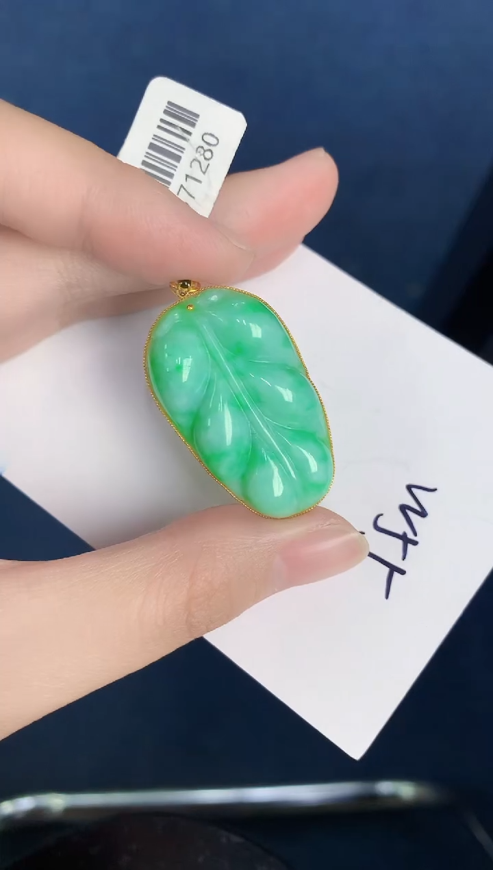 【闪购商品】翡翠颈饰18K金镶嵌000000000