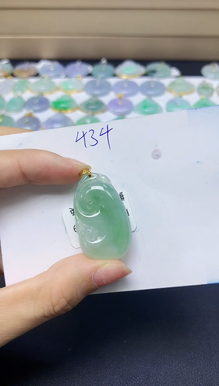 翡翠18K金镶嵌颈饰天然自然緬甸A貨翡翠