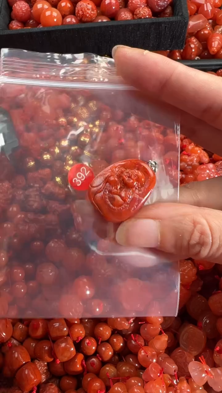 【闪购商品】南红玛瑙颈饰未镶嵌1