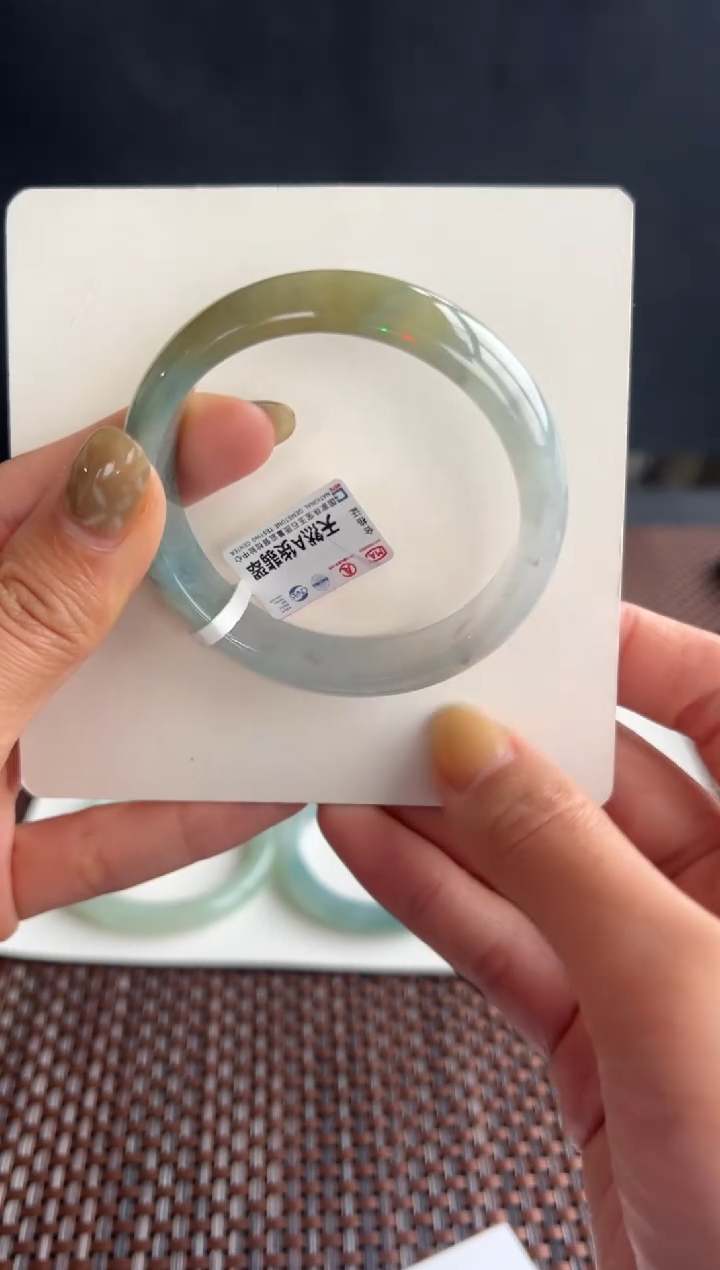 【闪购商品】翡翠手镯未镶嵌9号52.5*12.4*6.8