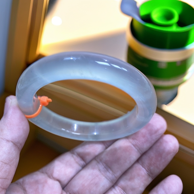 天然岫玉白冰飘花手镯