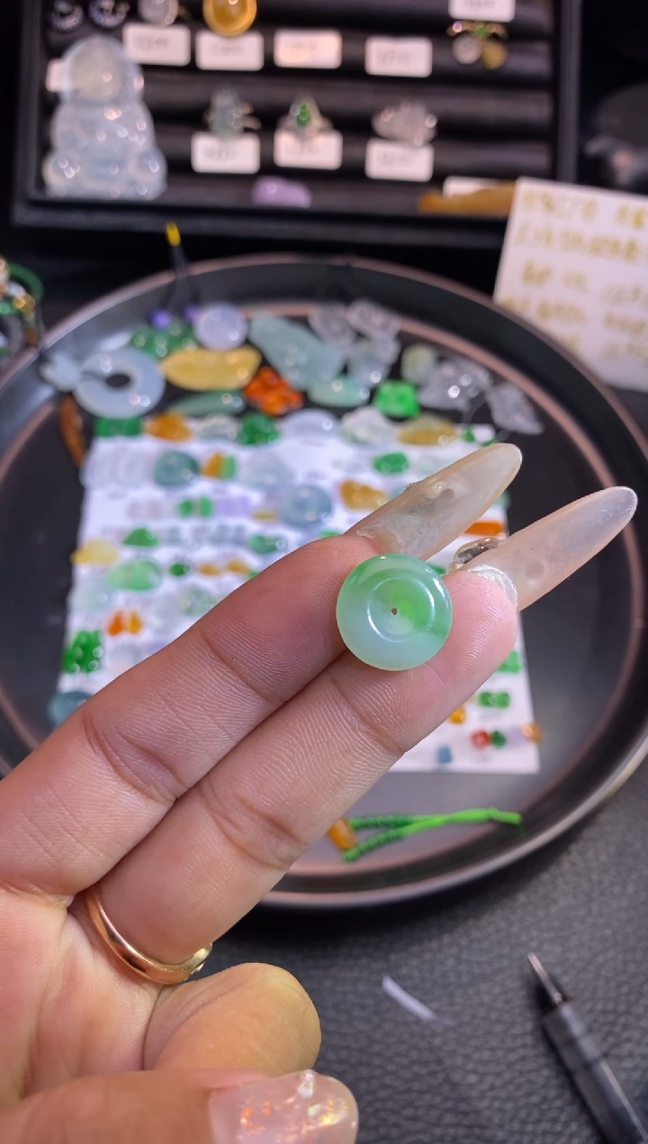 【闪购商品】翡翠挂件未镶嵌扣子