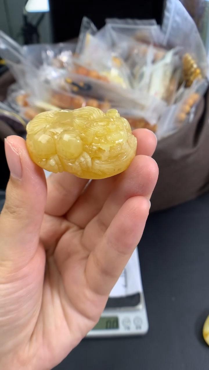 蜜蜡未镶嵌珠宝奇石1