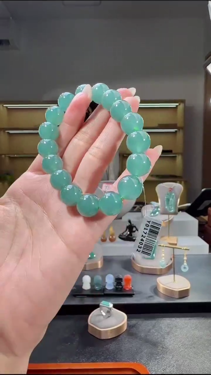 未镶嵌手串翡翠手串（多样性发其一）