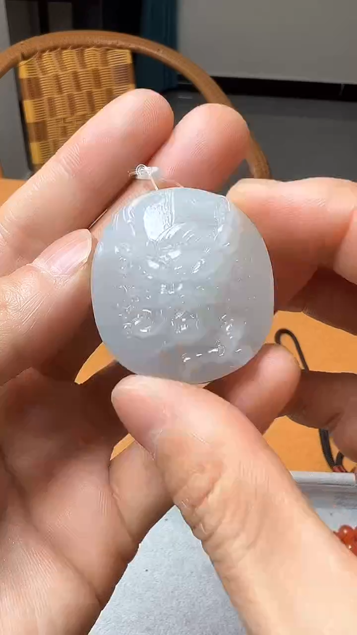 和田玉未镶嵌颈饰吊坠