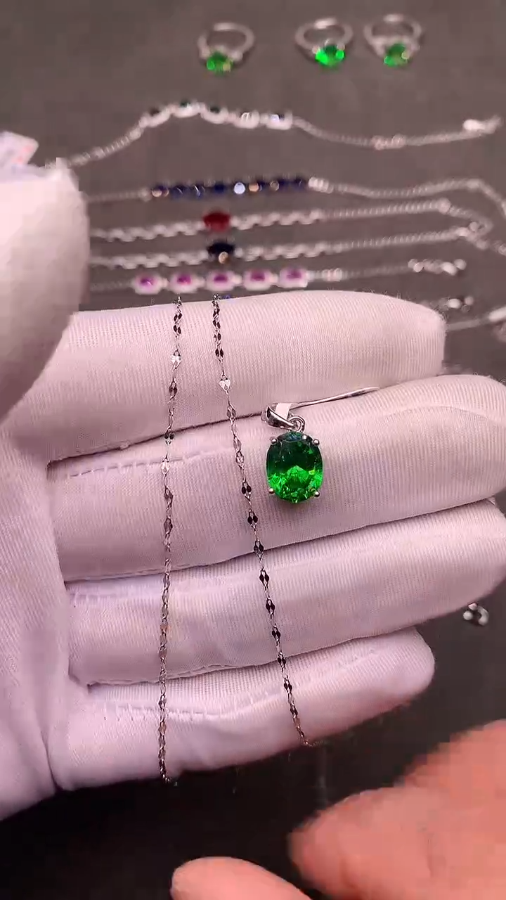 【闪购商品】石榴石（沙弗莱）颈饰银S925镶嵌......