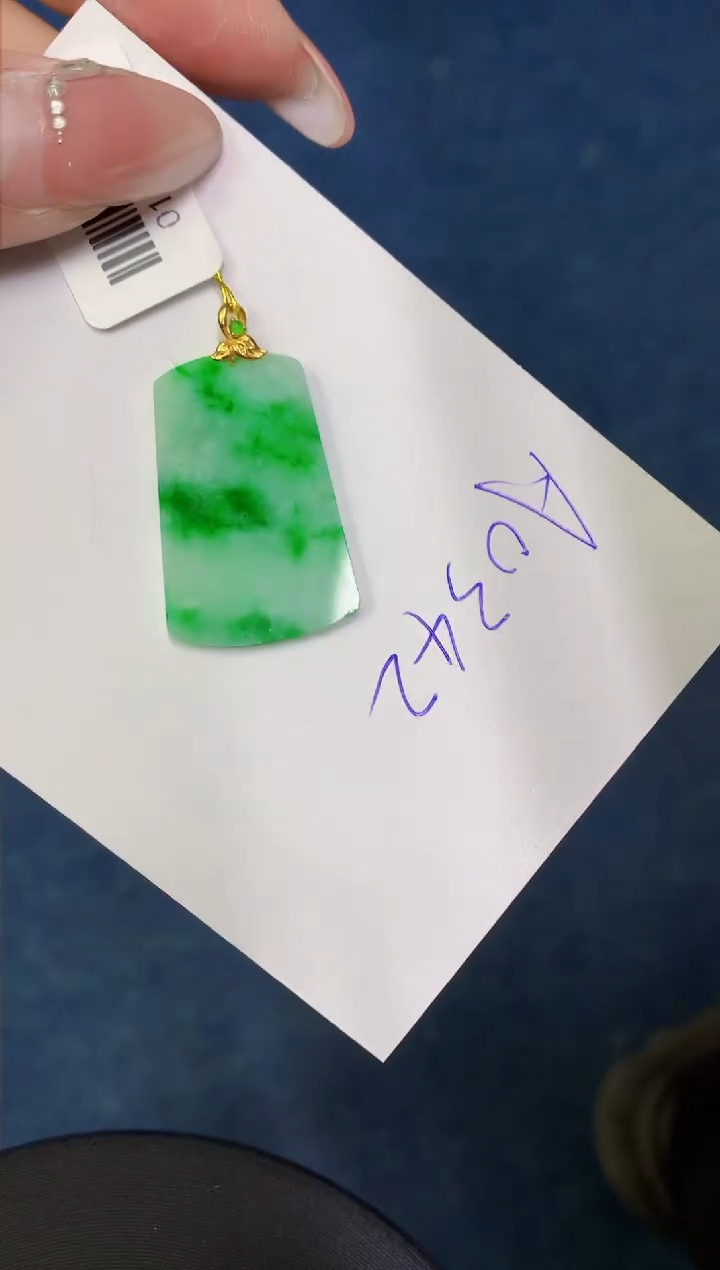 【闪购商品】翡翠颈饰18K金镶嵌00000000000