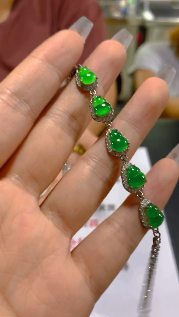 未镶嵌手链翡翠多样性发一