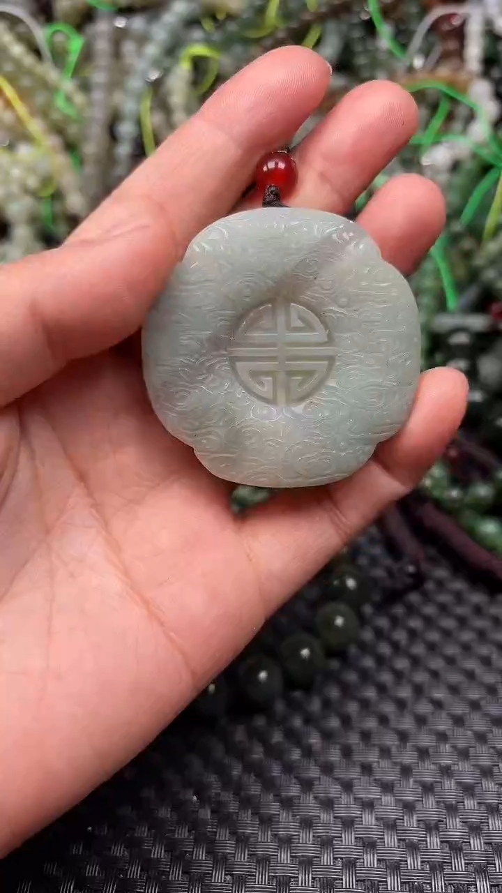 和田玉未镶嵌颈饰1