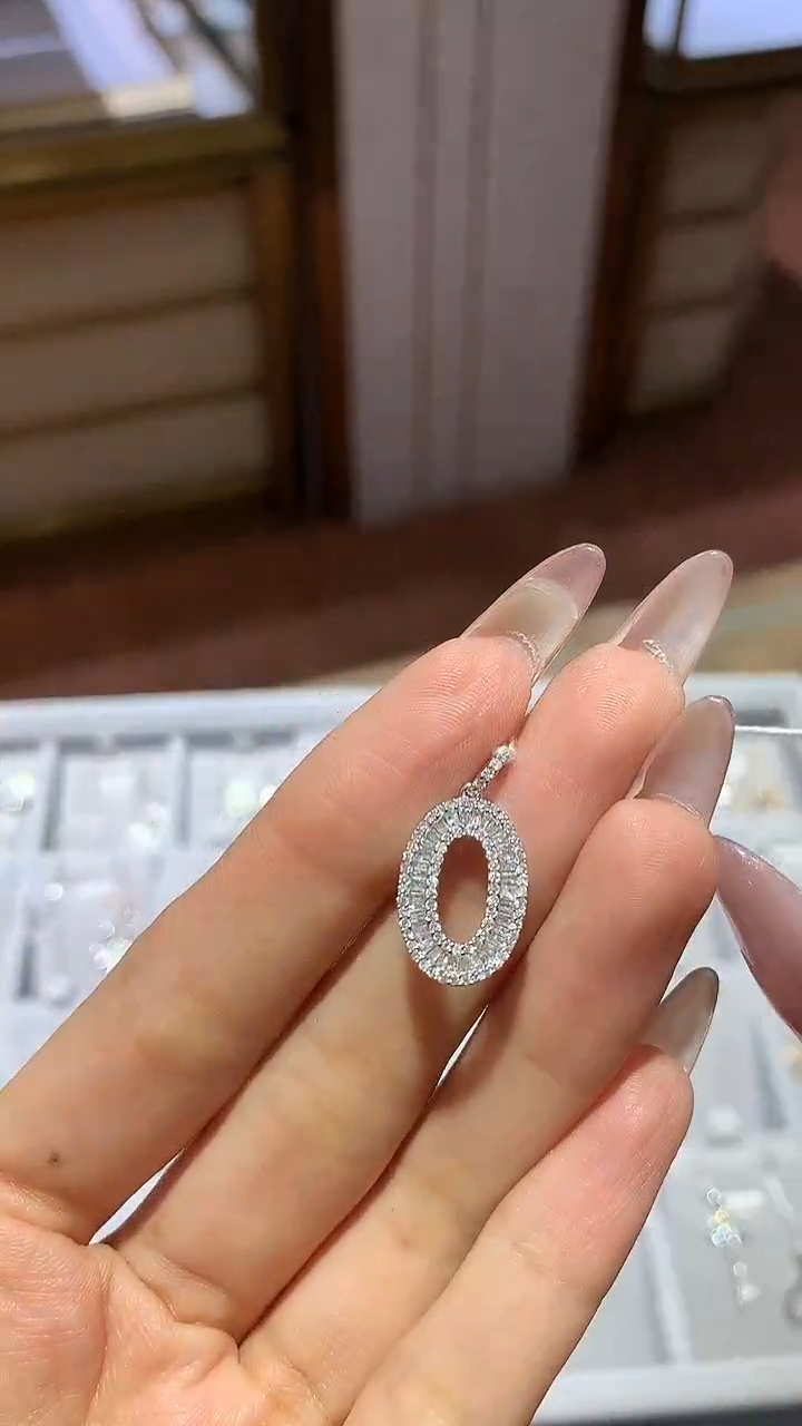 【闪购商品】钻石吊坠18K金镶嵌吊坠