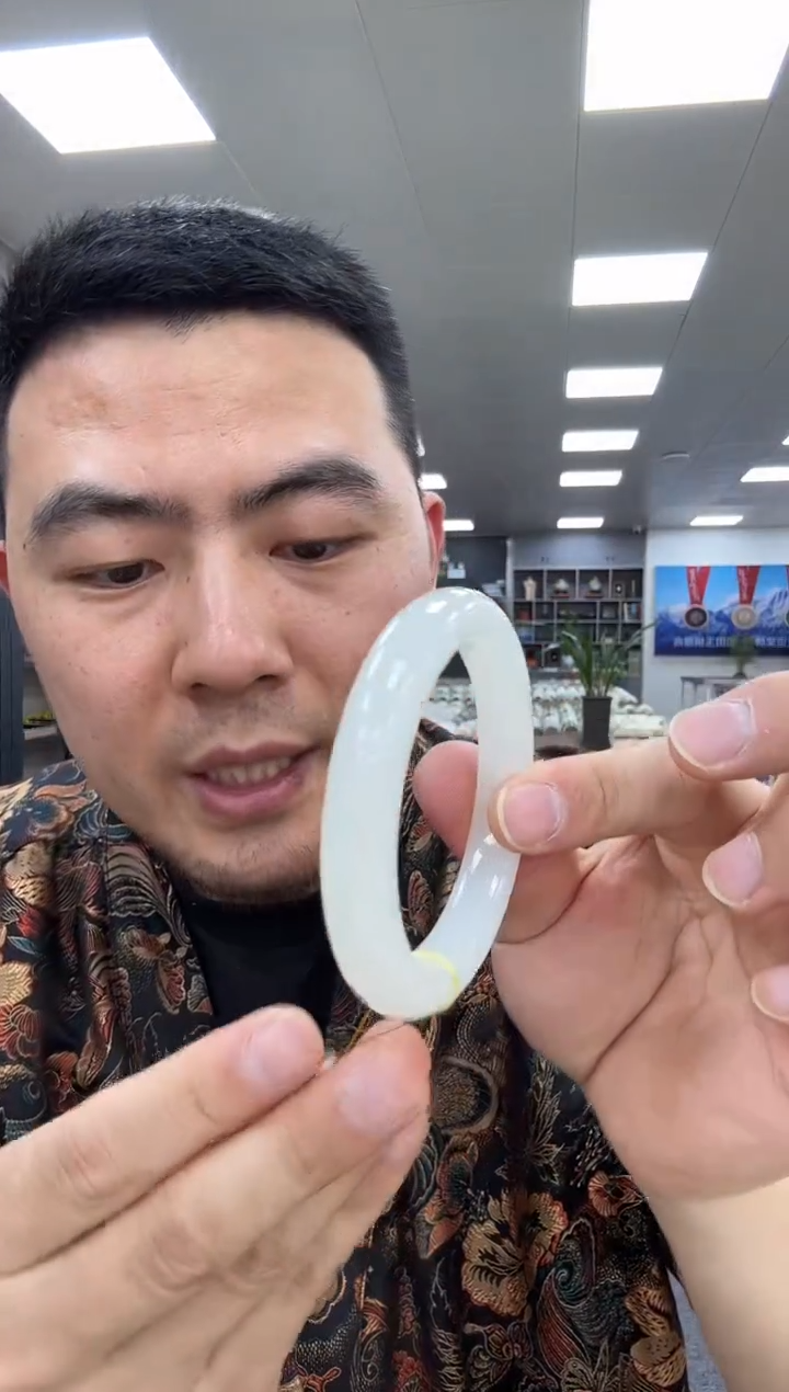 【闪购商品】和田玉手镯未镶嵌56-57  278