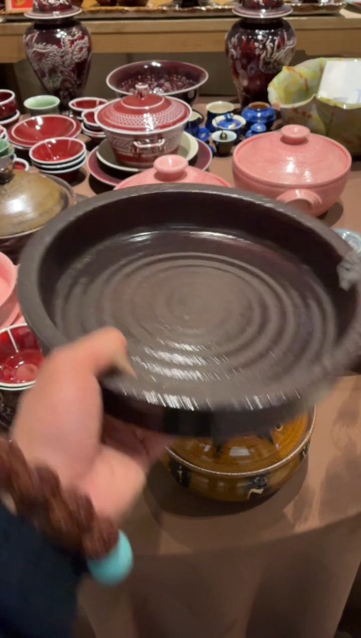 瓷片295   粗陶黑手工厚边盘1个