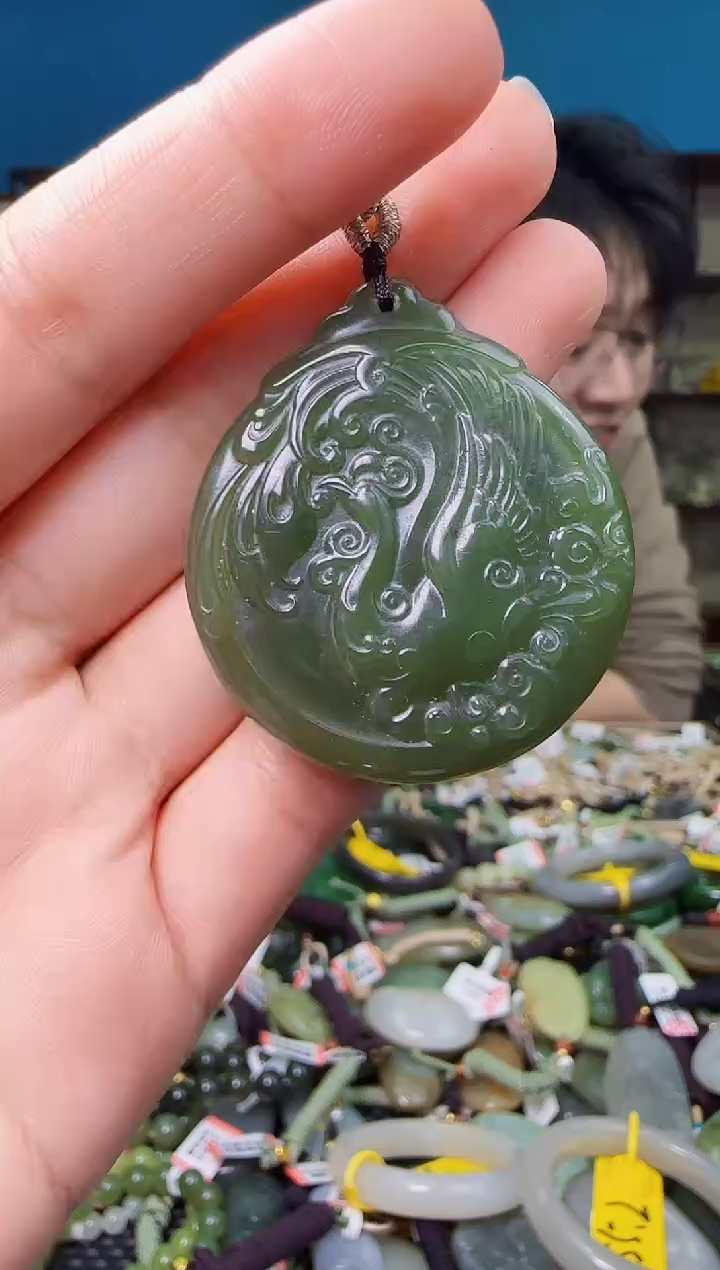 颈饰未镶嵌和田玉1