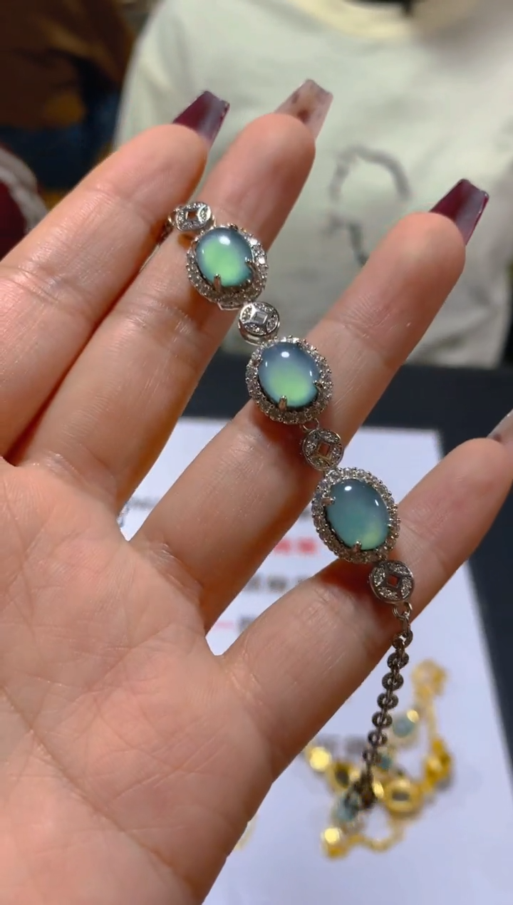 未镶嵌手链翡翠多样性发一