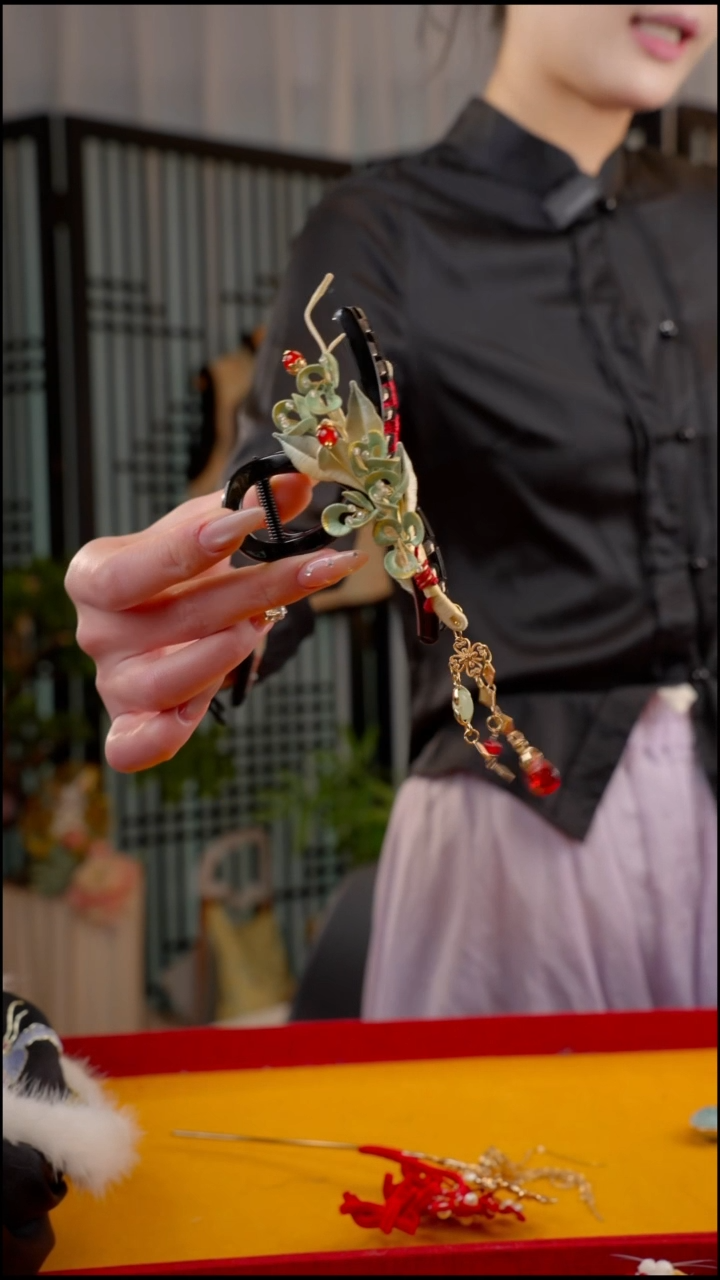 刺绣A****g非遗苏绣手工饰品