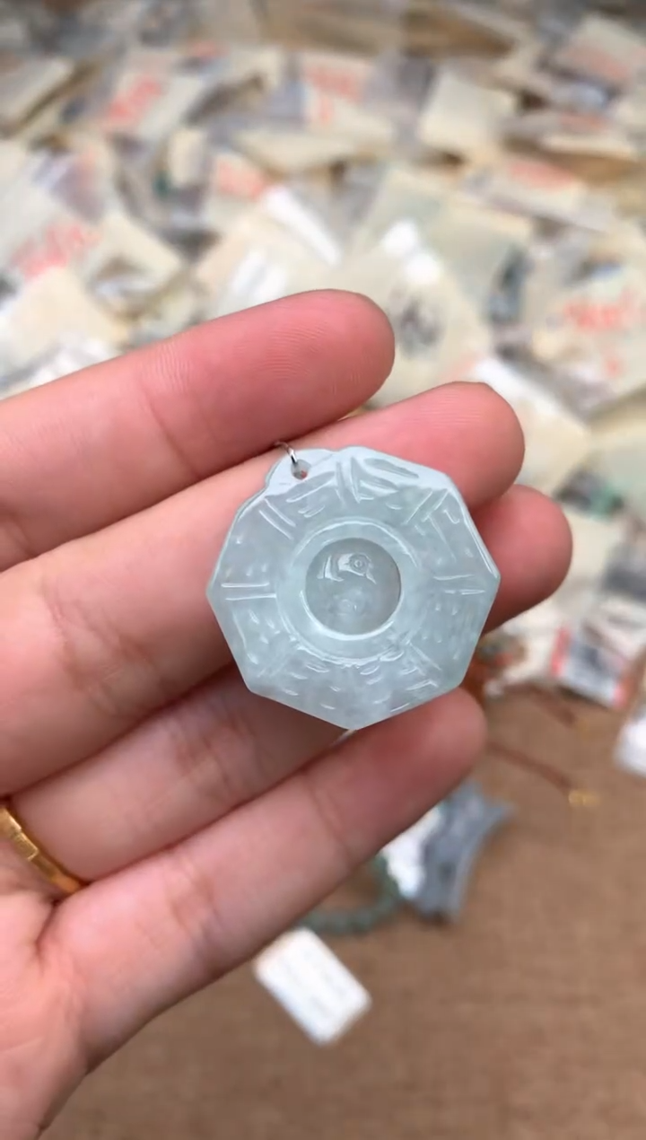 未镶嵌挂件翡翠  —  