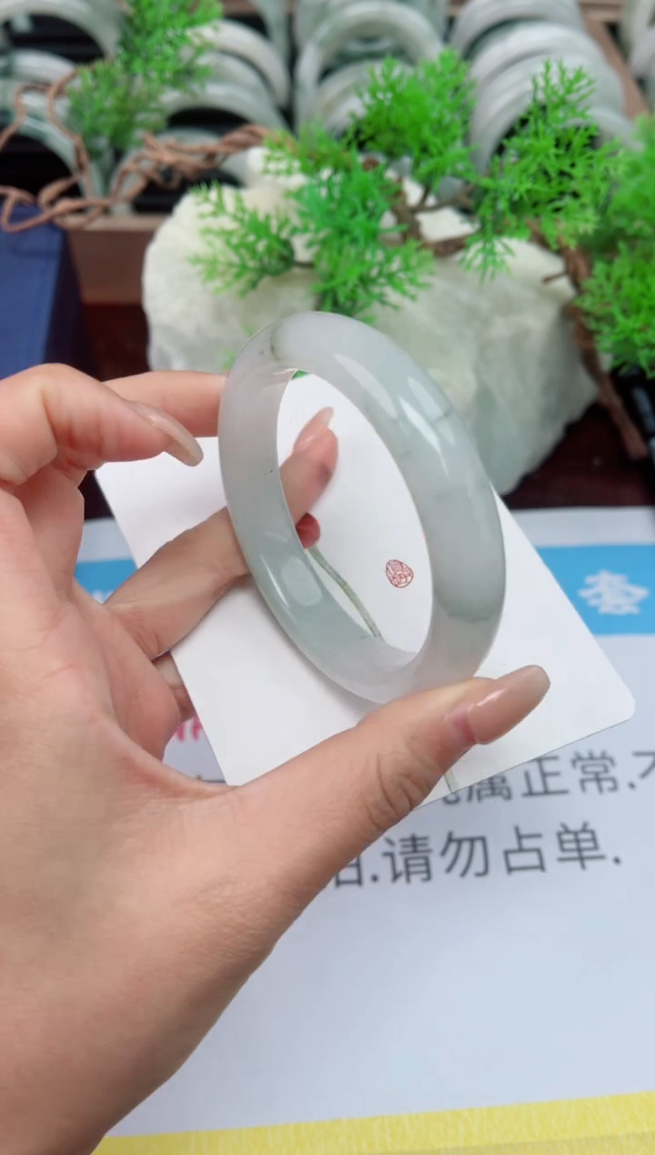 【闪购商品】石英质玉手镯未镶嵌10