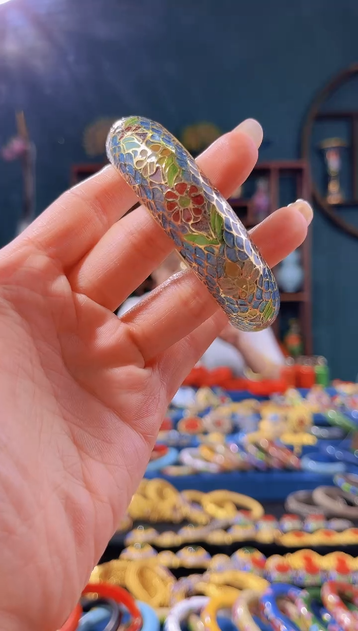 【闪购商品】脱胎手镯花卉天蓝色圈口59-63