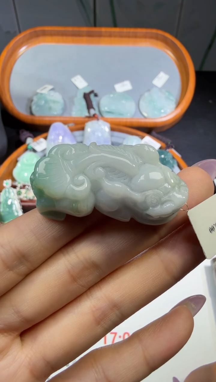 翡翠未镶嵌颈饰210.。。。。