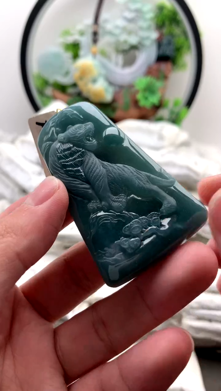 【闪购商品】翡翠颈饰未镶嵌虎牌