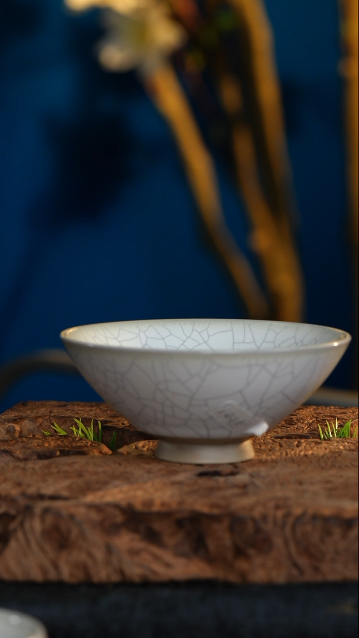 【闪购商品】【1445】已开价 亚光白釉开片斗笠茶盏