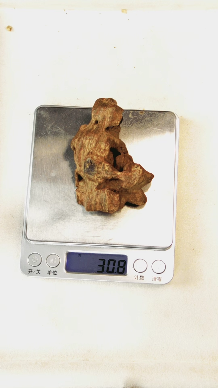 【闪购商品】沉香木摆件3.09克老挝红土