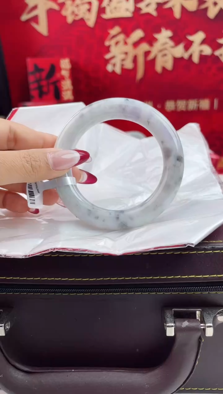 【闪购商品】翡翠手镯未镶嵌6翡翠手镯（微瑕）