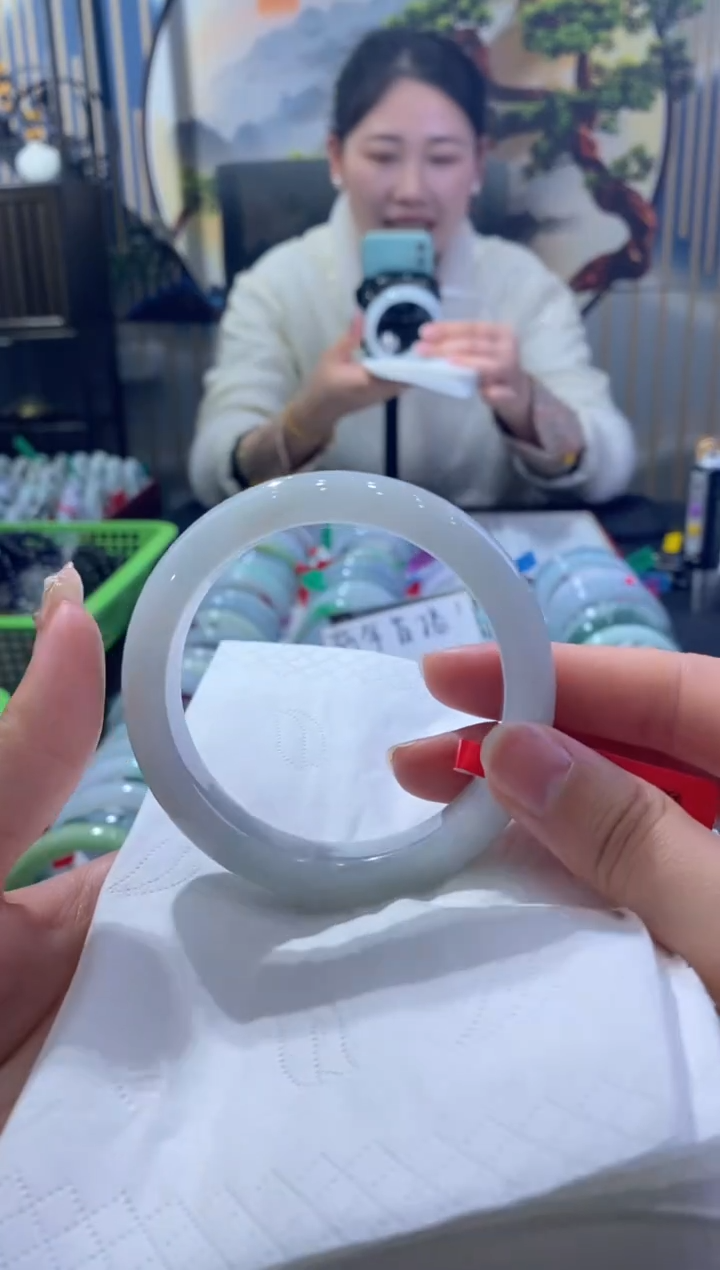 【闪购商品】翡翠手镯未镶嵌00008405