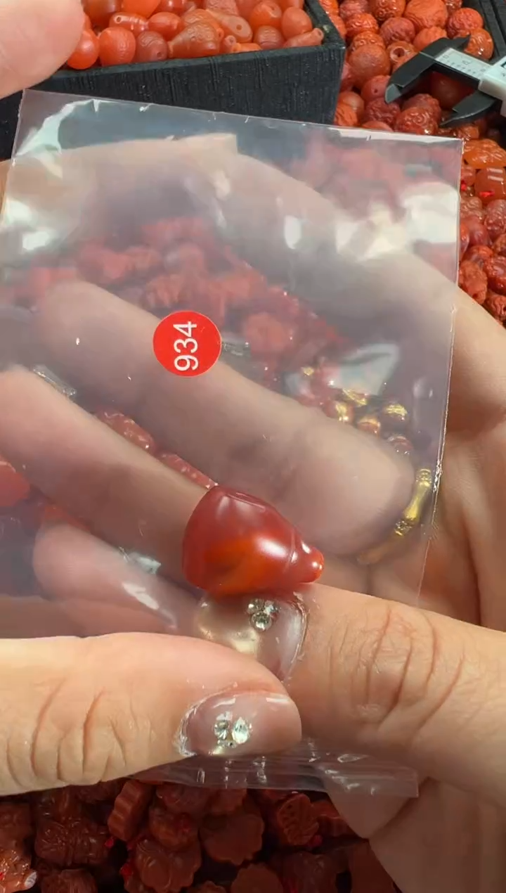 【闪购商品】南红玛瑙颈饰未镶嵌1