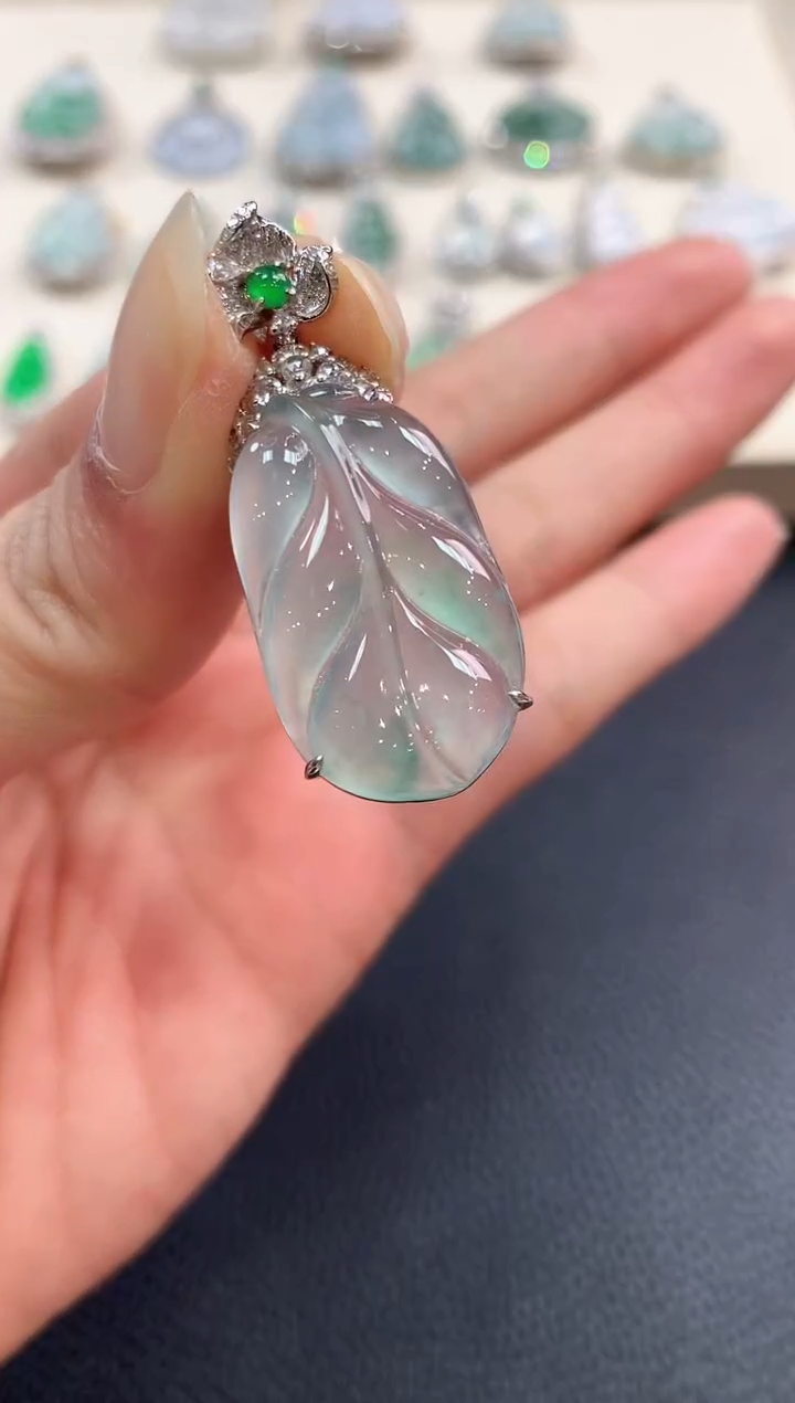 【闪购商品】翡翠吊坠(不含链)18K金镶嵌b109       