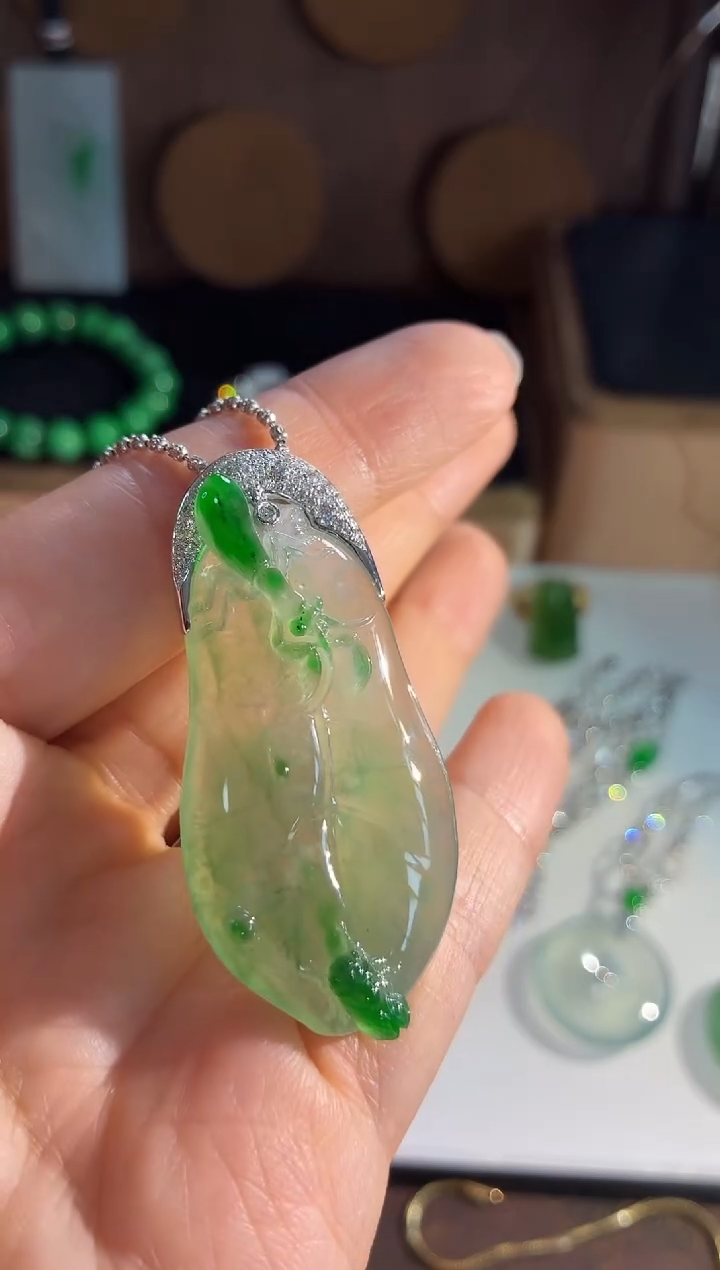 吊坠(不含链)18K金镶嵌翡翠吊坠