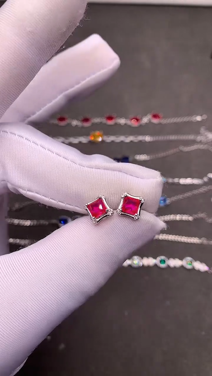 【闪购商品】红宝石耳饰银S925镶嵌.......