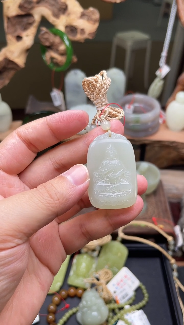 【闪购商品】和田玉吊坠未镶嵌且末青白 观音 9003747