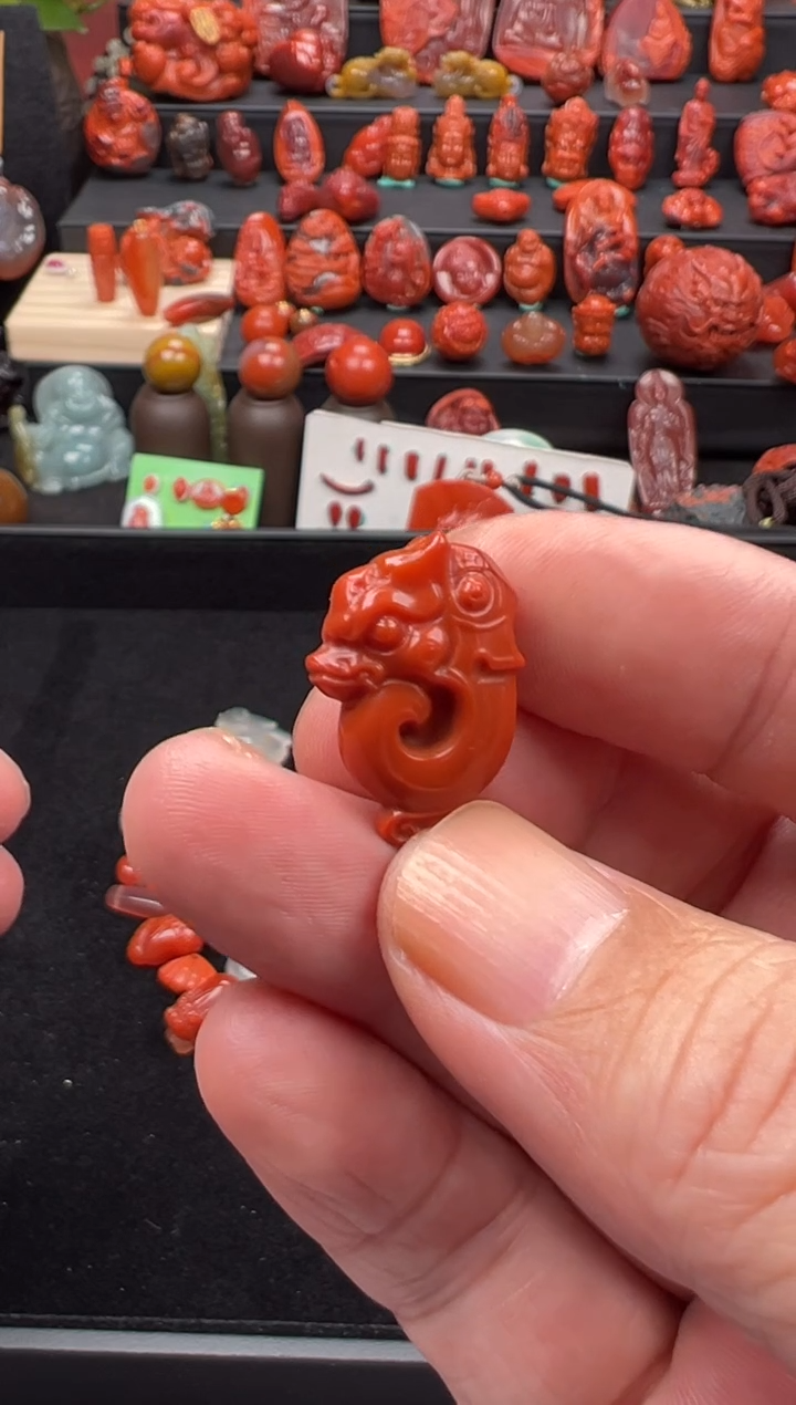 未镶嵌龙南红玛瑙路*李龙