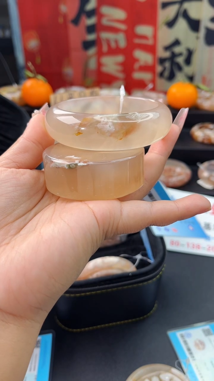 【闪购商品】石英质玉手镯未镶嵌赠送镯心（圈口）59