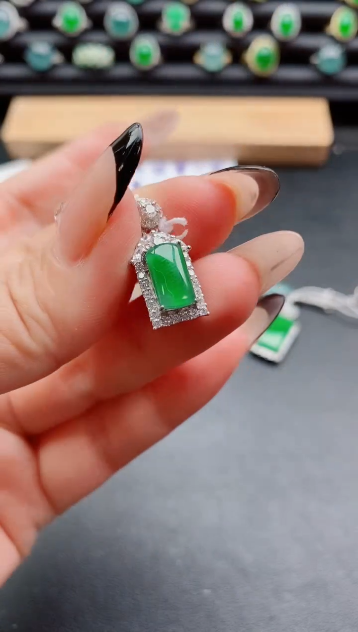 吊坠(赠链)银S925镶嵌翡翠1