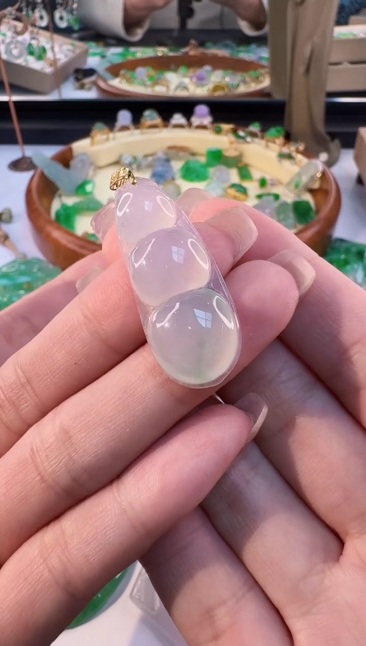 【闪购商品】翡翠颈饰18K金镶嵌缅甸翡翠A货吊坠