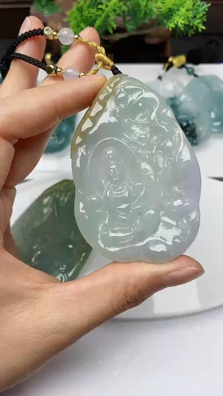 【闪购商品】翡翠颈饰未镶嵌          