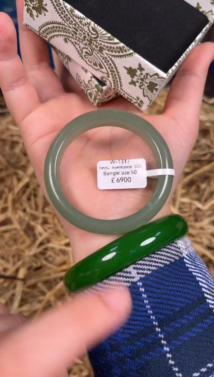 未镶嵌手镯石英质玉W1317