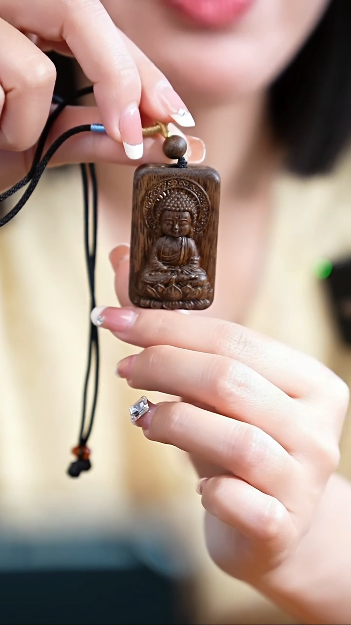 沉香手把件越南富森红土沉香佛牌
