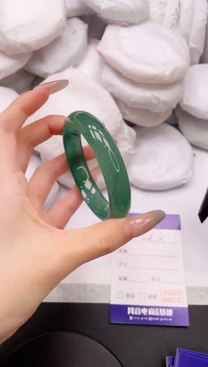 【闪购商品】石英质玉手镯未镶嵌4K208-59