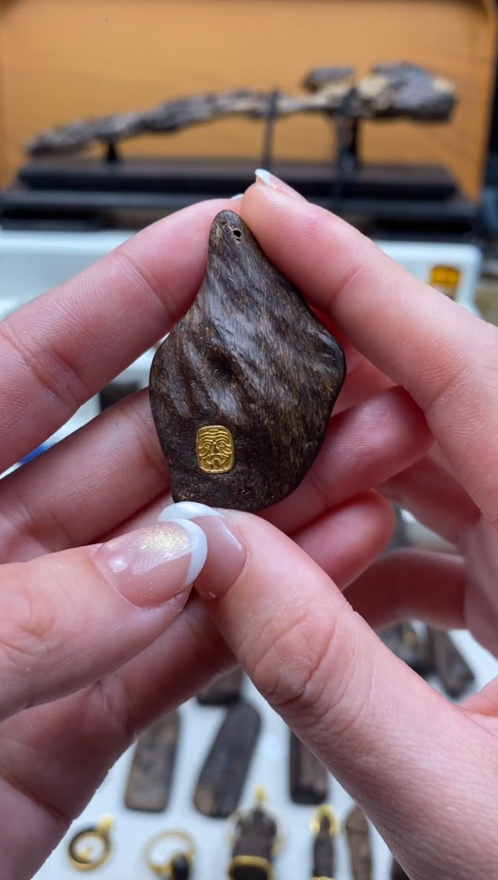 【闪购商品】沉香吊坠惠安沉香 18k金扎基拉姆210号