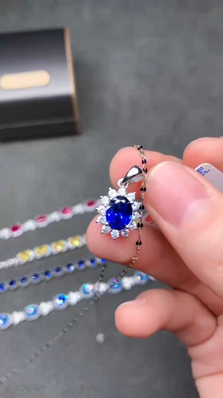【闪购商品】蓝宝石颈饰银S925镶嵌......