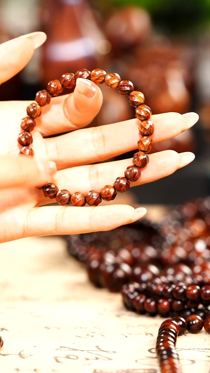 手串/手链黄花梨/降香黄檀出**的海南黄花梨老料禧璇单圈发其一