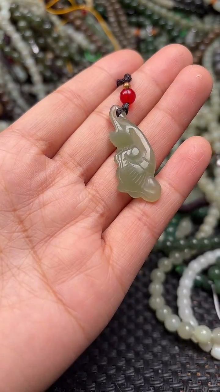 颈饰未镶嵌和田玉1