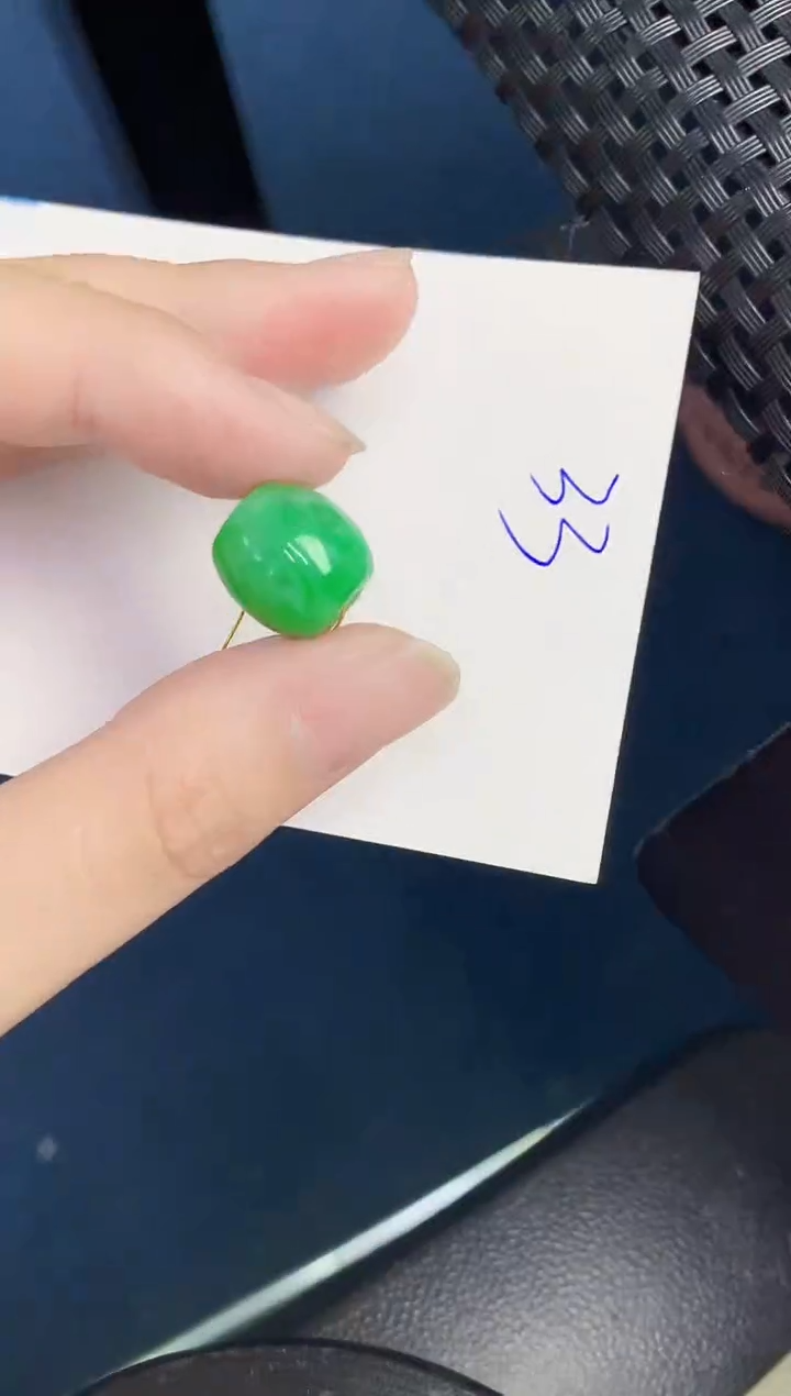 翡翠未镶嵌颈饰000000000