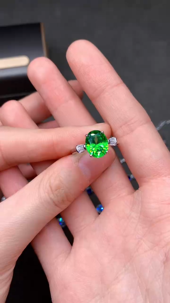 【闪购商品】石榴石（沙弗莱）戒指银S925镶嵌.........