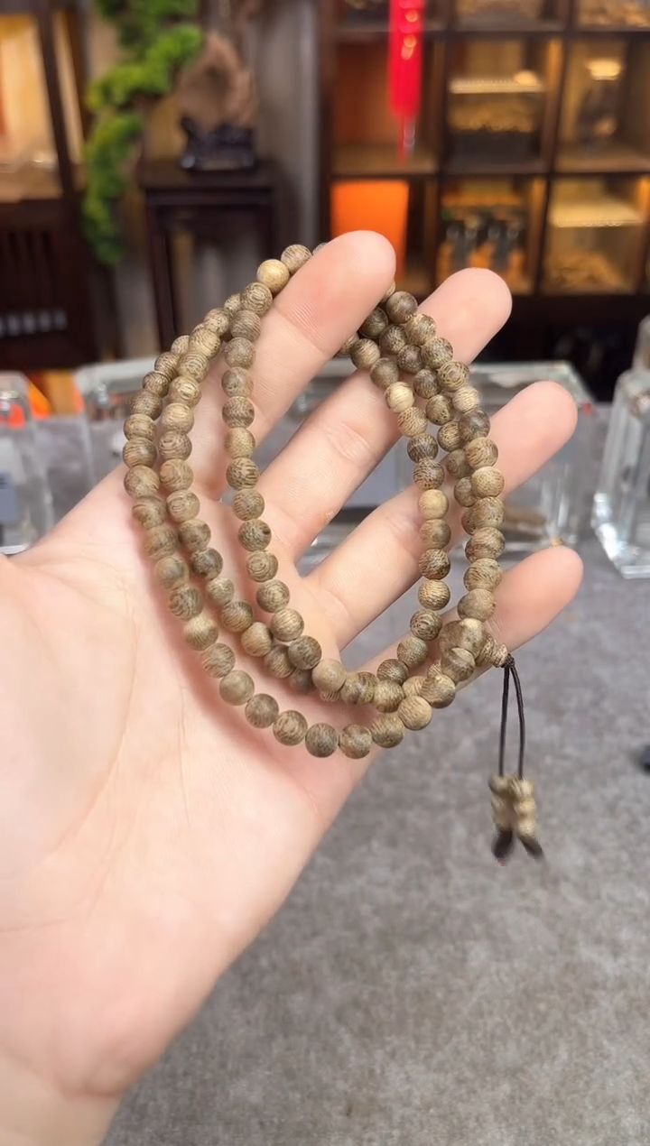 【闪购商品】沉香手串41号芽庄多样性发货1条