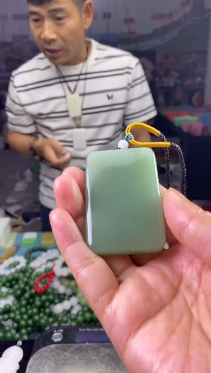 天然玉石未镶嵌颈饰