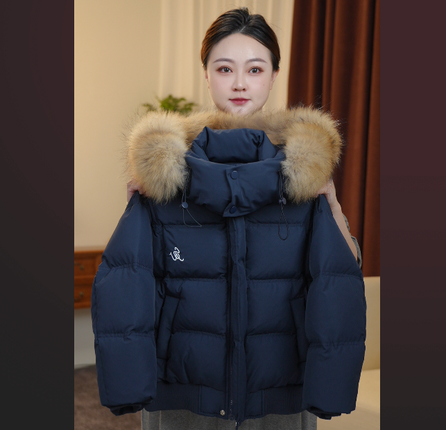 2025冬款童装上新藏蓝色貉子毛领羽绒服8806